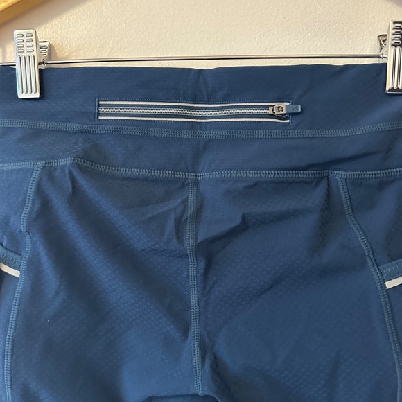 NWT Athleta Dobby Be Free Knicker Capri Leggings | Size XS - Picture 7 of 11